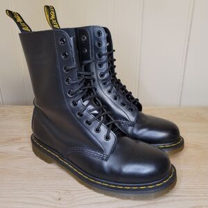 Dr. Martens 1490 Boots Black Leather size 10
